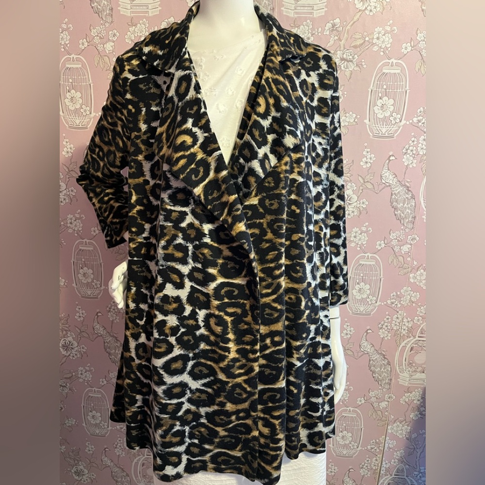 Chic Leopard Print Coat